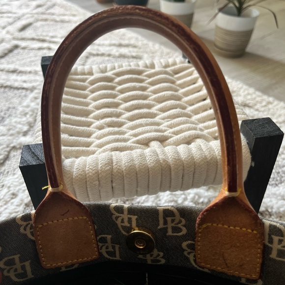 Dooney & Bourke Signature Crossbody Satchel Tulip Tote - Picture 14 of 16